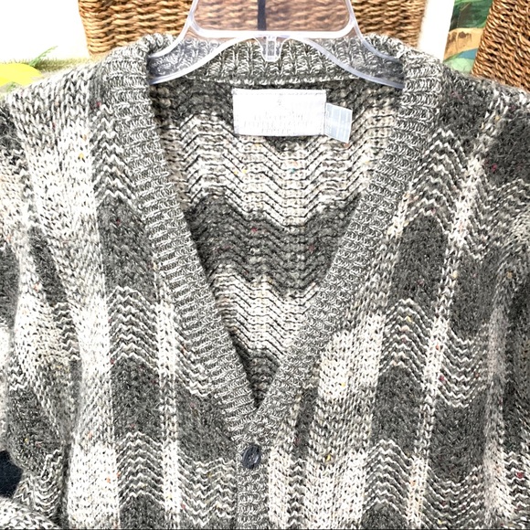 “Progressive Apparel” gray chevron knit cardigan-L - Picture 3 of 9